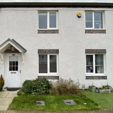Rent this 2 bed townhouse on Hedgerow Drive in Stenhousemuir, FK5 4ZN