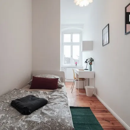 Rent this 4 bed room on Verwaltungsakademie Berlin in Turmstraße 86, 10559 Berlin