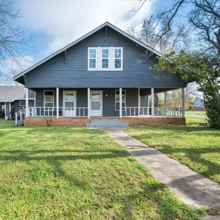 Buy this 3 bed house on 320 South Houston Street in Groesbeck, TX 76642