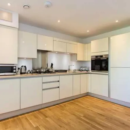 Rent this 2 bed apartment on Valley House in Manor Road, London