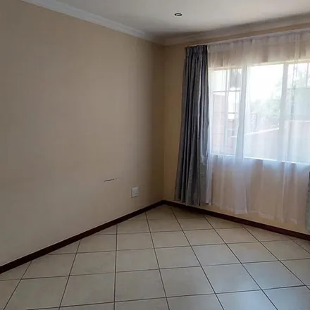 Image 5 - Addo Oval, Mooikloof Ridge, Gauteng, 0072, South Africa - Townhouse for rent