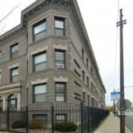 Rent this 2 bed condo on 6100 S Ingleside Ave Apt 3 in Chicago, Illinois