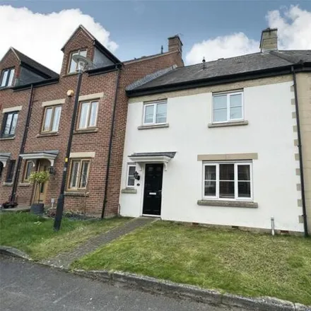 Buy this 3 bed townhouse on 3 Dunley Close in Swindon, SN25 2BL