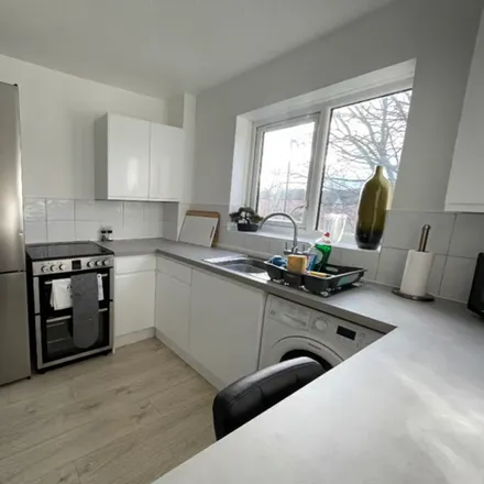 Image 2 - Wavel Place, Upper Sydenham, London, SE26 6SF, United Kingdom - Apartment for rent