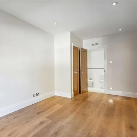 Image 9 - Warren House &amp; Atwood House, 185 Warwick Road, London, W8 6PL, United Kingdom - Apartment for sale