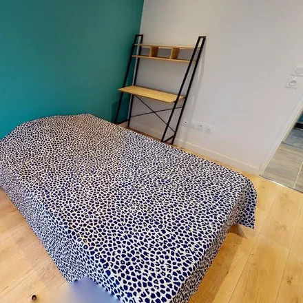 Rent this 3 bed apartment on 38400 Saint-Martin-d'Hères