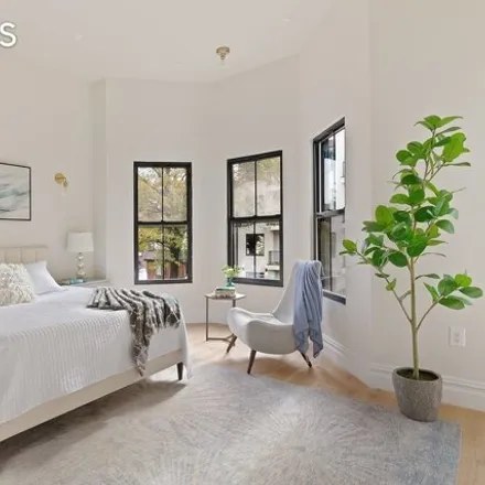 Image 7 - 251 Winthrop Street, New York, NY 11225, USA - Townhouse for sale