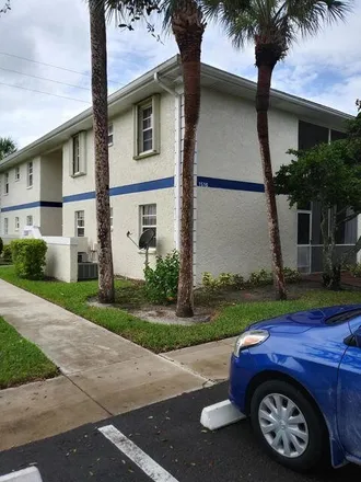 Buy this 3 bed condo on 112 Southwest Carter Avenue in Port Saint Lucie, FL 34983