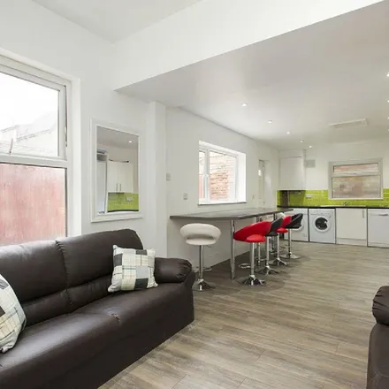 Rent this 4 bed apartment on 248 Derby Road in Nottingham, NG7 1PD