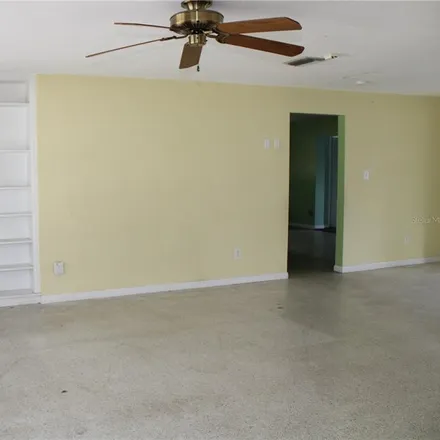 Image 4 - 623 Crescent Drive, Largo, FL 33770, USA - House for sale