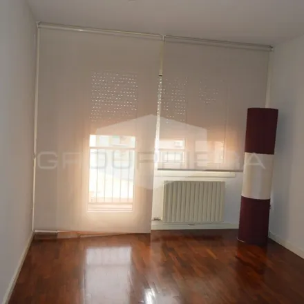 Image 2 - Teatre Conservatori, Plaça Fius i Palà, 08241 Manresa, Spain - Apartment for rent