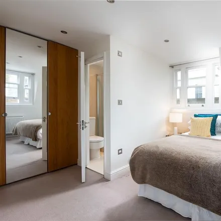 Image 3 - 14 Britten Street, London, SW3 3TX, United Kingdom - Apartment for rent