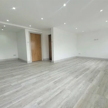 Rent this 2 bed apartment on The Lime Lounge in Buxton Road, High Lane