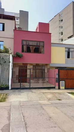 Buy this 3 bed house on Alfa Orión in Surquillo, Lima Metropolitan Area 15048