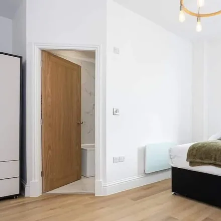 Image 6 - Salford, M28 3JA, United Kingdom - Apartment for rent