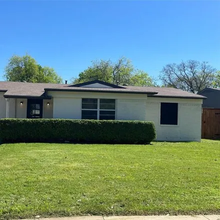 Buy this 3 bed house on 4510 Hyde Park Drive in Mesquite, TX 79150