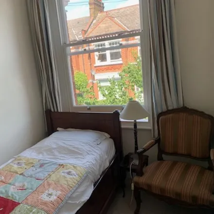 Image 7 - London, Upper Tooting, ENGLAND, GB - Apartment for rent