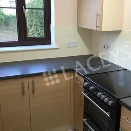 Image 3 - Gordon Road, Yeovil, BA21 4RL, United Kingdom - Apartment for rent