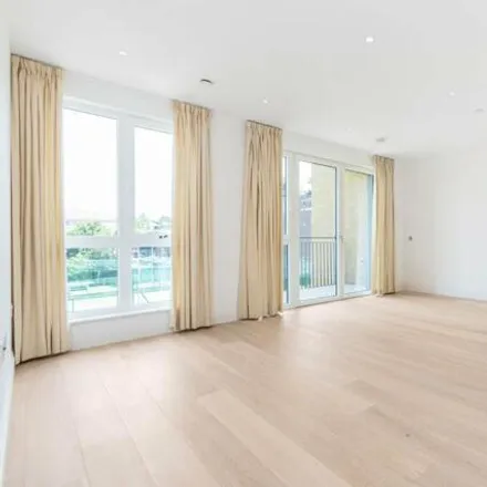 Image 3 - Camera House, Broom Road, London, TW11 9FH, United Kingdom - Room for rent