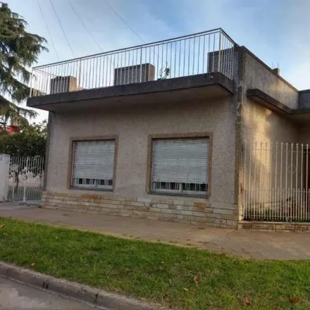 Buy this 2 bed house on Padre Edmundo Vanini 2102 in Partido de Morón, El Palomar