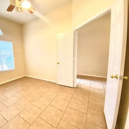 Image 3 - 610 Fairway View Drive, Burleson, TX 76028, USA - House for rent