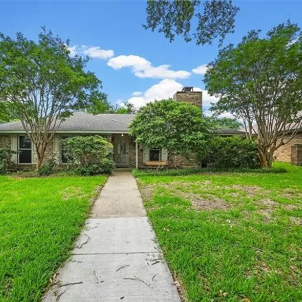 Buy this 3 bed house on 3678 Cromwell Street in Plano, TX 75075