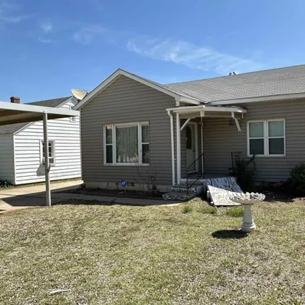Buy this 3 bed house on 1476 Oak Avenue in Woodward, OK 73801