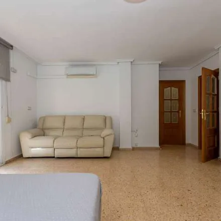Rent this 4 bed apartment on Senda d'Orriols in 10D, 46019 Valencia