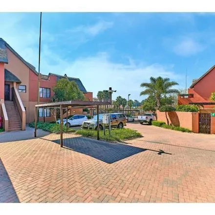 Image 3 - Lewis Avenue, Paulshof, Sandton, 2062, South Africa - Apartment for rent