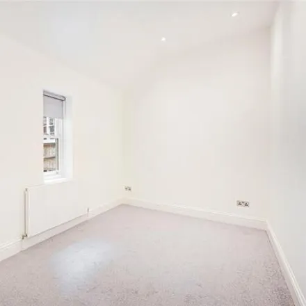 Image 7 - 213 Brompton Road, London, SW3 2EJ, United Kingdom - Townhouse for rent