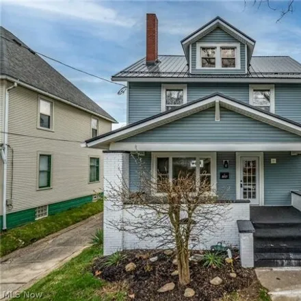 Buy this 4 bed house on 382 West Broadway Street in Alliance, OH 44601