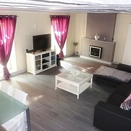 Rent this 5 bed apartment on 1bis Rue Gambetta in 45110 Châteauneuf-sur-Loire, France