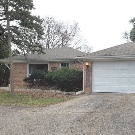 Buy this 3 bed house on 1707 Dundee Road in Northbrook, IL 60062