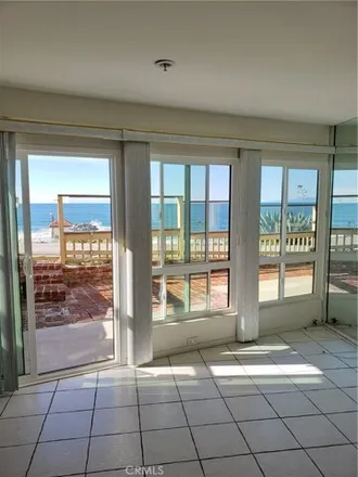 Image 3 - 683 Esplanade, Redondo Beach, CA 90277, USA - Condo for sale