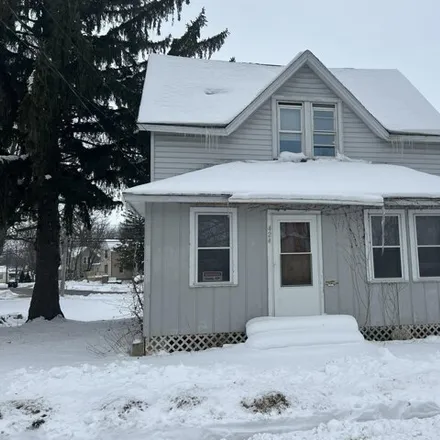 Buy this 4 bed house on 302 Williams Street in Mauston, WI 53948