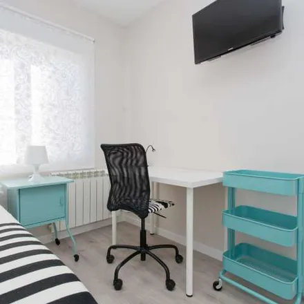 Rent this 4 bed apartment on Madrid in Calle de Ofelia Nieto, 11