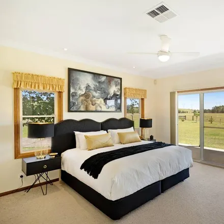 Rent this 4 bed house on Lovedale NSW 2325