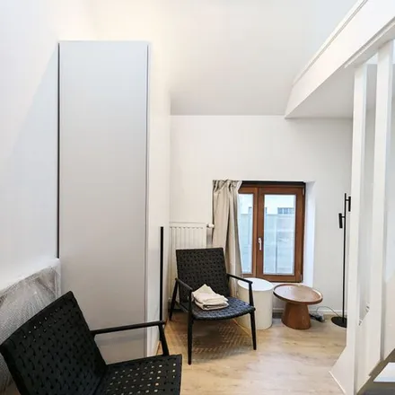 Rent this 1 bed apartment on Rue de la Paix - Vredestraat 32 in 1050 Ixelles - Elsene, Belgium