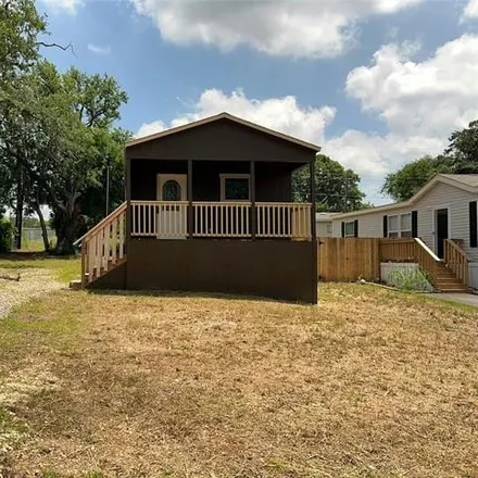 Buy this studio apartment on 5881 Arrowhead Drive in Hood County, TX 76048