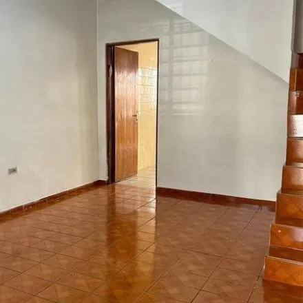 Buy this 2 bed house on Rua Botucatu in Jordanópolis, São Bernardo do Campo - SP