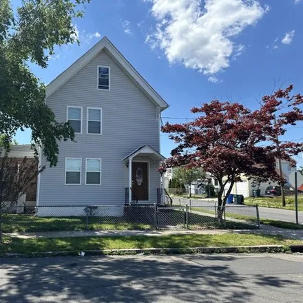 Rent this 3 bed house on 452 Newhall St in Hamden, Connecticut