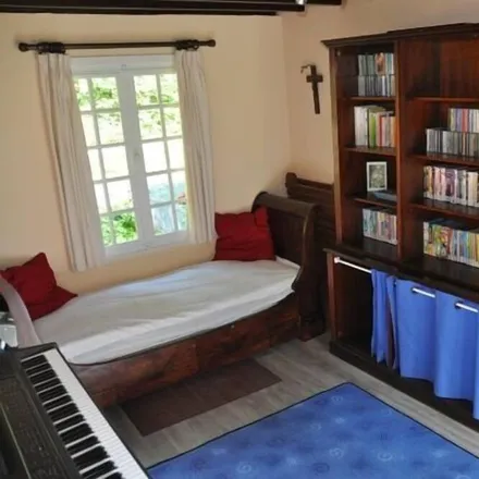 Rent this 4 bed house on 27450 Saint-Christophe-sur-Condé