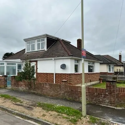 Rent this 3 bed house on 6 Milverton Close in Eling, SO40 9GS