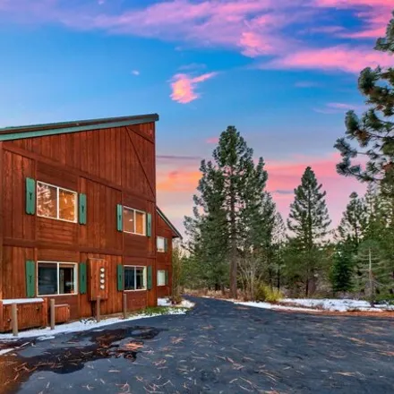 Image 3 - 16819 Ski Slope Way, Truckee, CA 96161, USA - House for sale