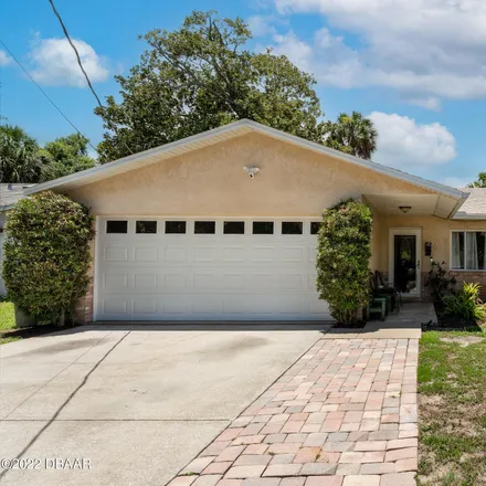 Buy this 3 bed house on 808 Live Oak Street in New Smyrna Beach, FL 32168