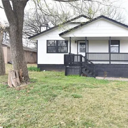 Buy this 3 bed house on 6312 South 42nd West Avenue in Sapulpa, OK 74132