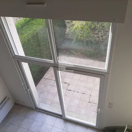 Rent this 2 bed apartment on 8 Rue Réaumur in 53100 Mayenne, France