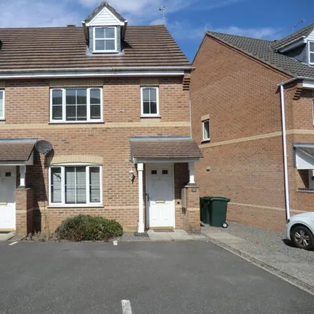 Rent this 3 bed house on 22 Gillquart Way in Coventry, CV1 2UE
