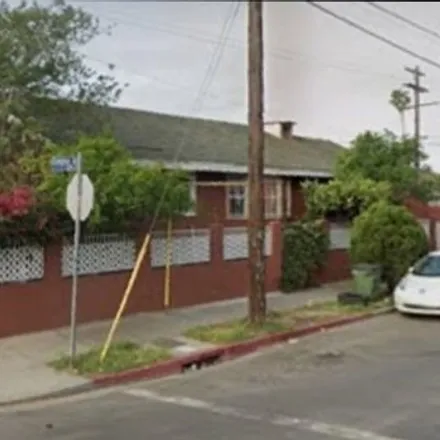 Image 4 - 1490 East 41st Place, Los Angeles, CA 90011, USA - House for sale