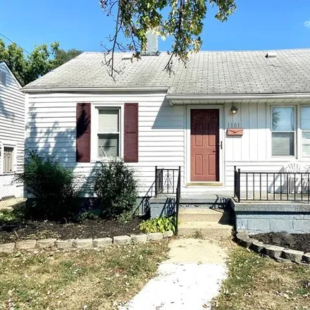 Buy this 2 bed house on 1101 Electric Street in Wyandotte, MI 48192